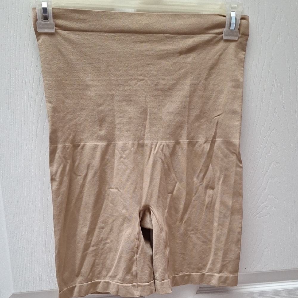 r Womens Yummie Beige Stretch Shapewear Size 1X/2X